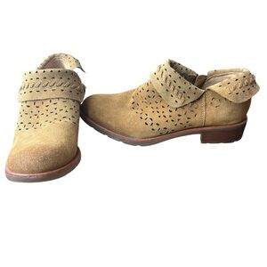 Sofft Tan Suede Cutout Ankle Booties Women’s 7M Western Low Heel Boho Shoes